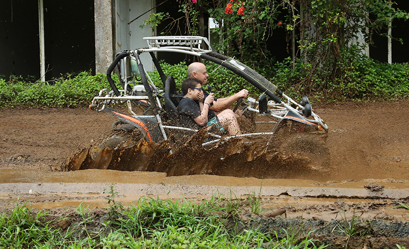 Mud Buggies : Rarotonga : Business News Photos : Richard Moore : Photographer